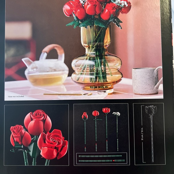 LEGO Botanical Collection Red Rose Bouquet - Picture 5 of 8